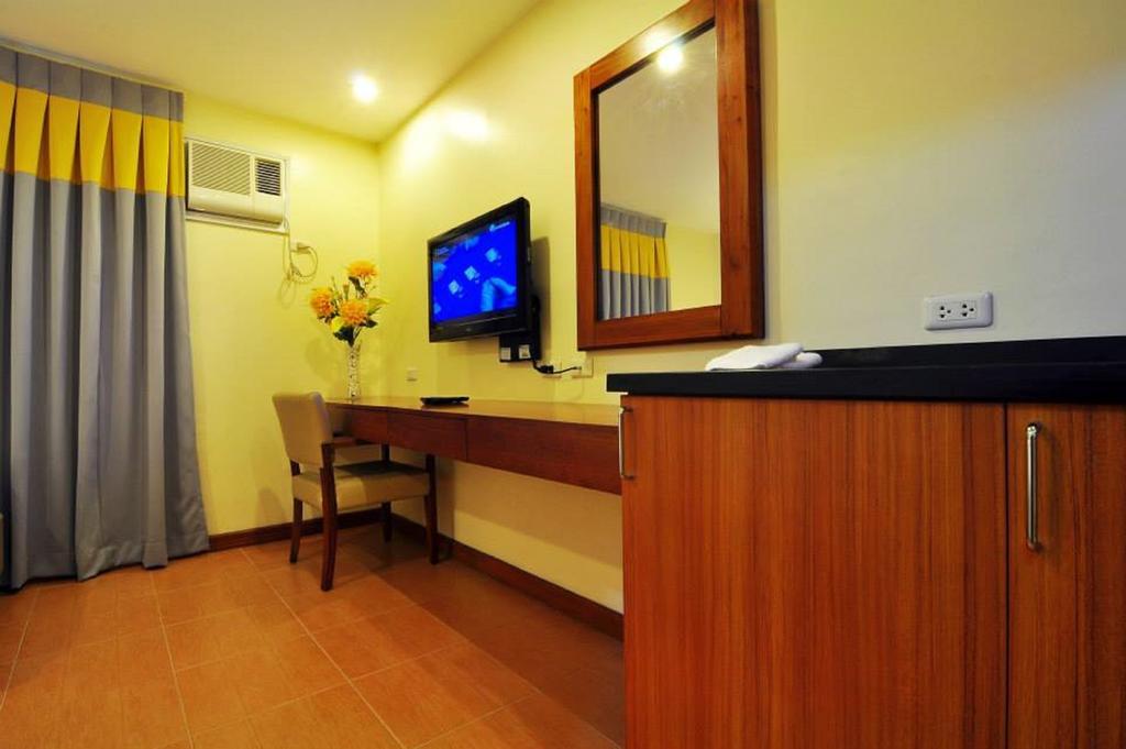 The Well Hotel Cebu Екстериор снимка