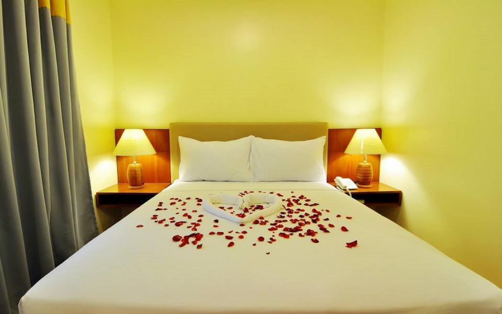 The Well Hotel Cebu Екстериор снимка