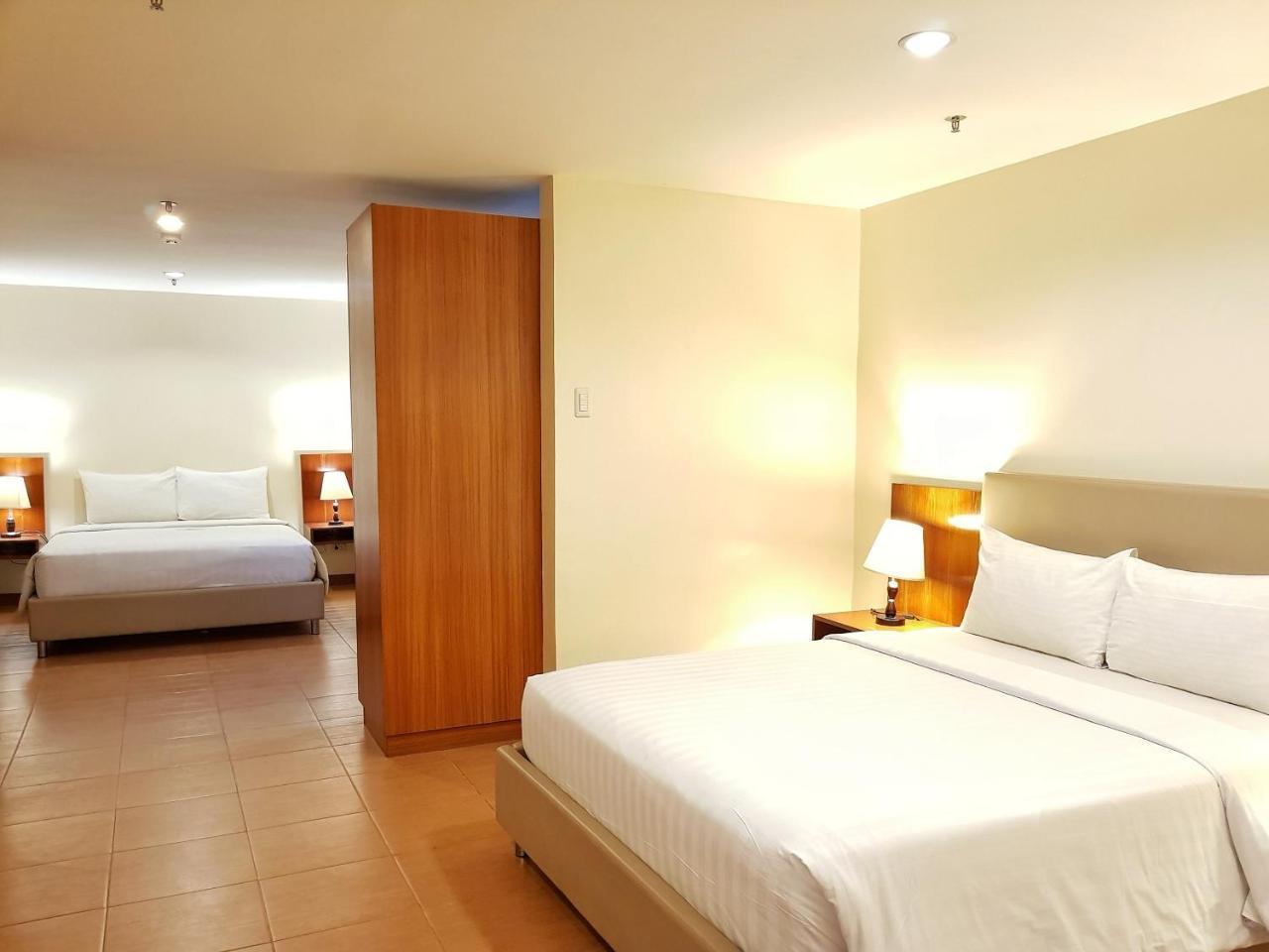 The Well Hotel Cebu Екстериор снимка
